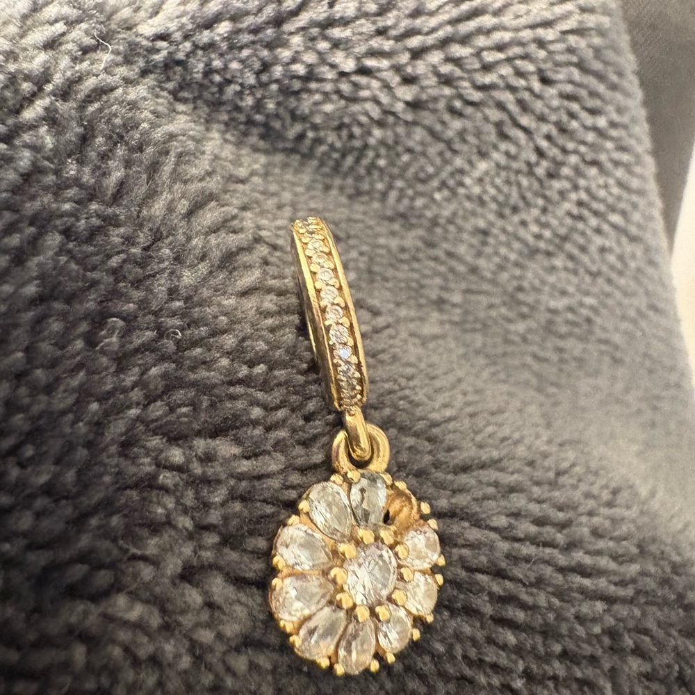 Gold pandora charm with sparkling stones flower shape